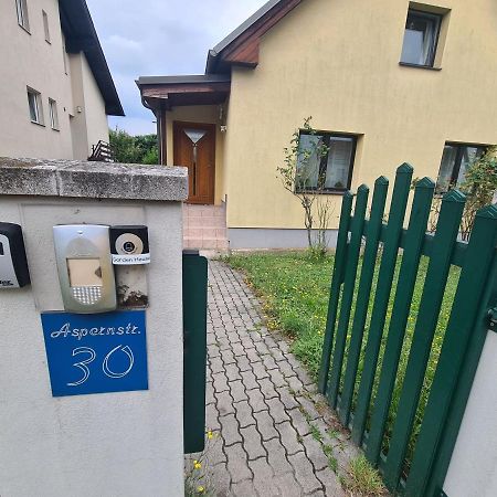 Small-Comfy Guest House In Donaustadt Garden - Not Shared! Vienna Exterior photo