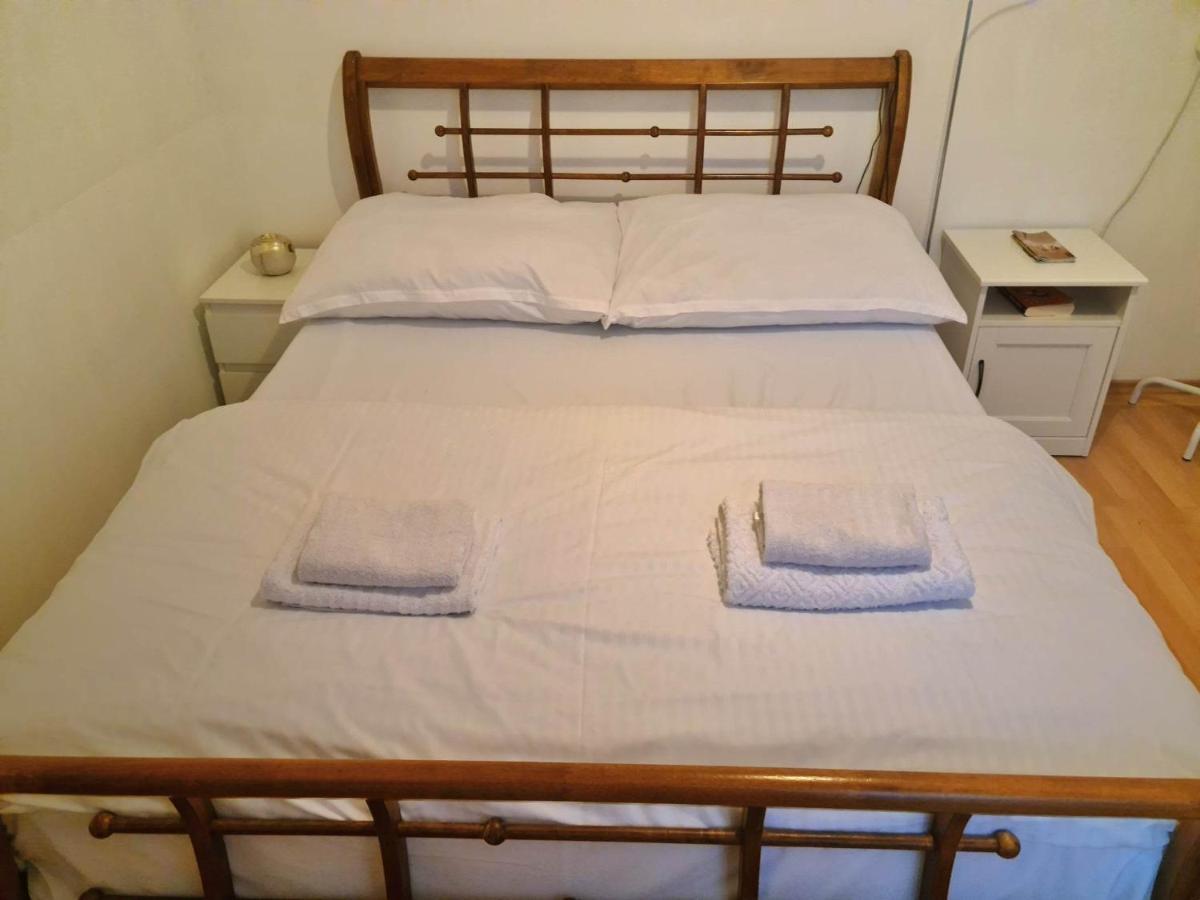Small-Comfy Guest House In Donaustadt Garden - Not Shared! Vienna Exterior photo